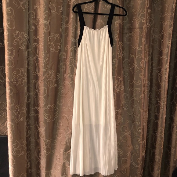 Zara Dresses & Skirts - Zara Pleated Maxi Dress